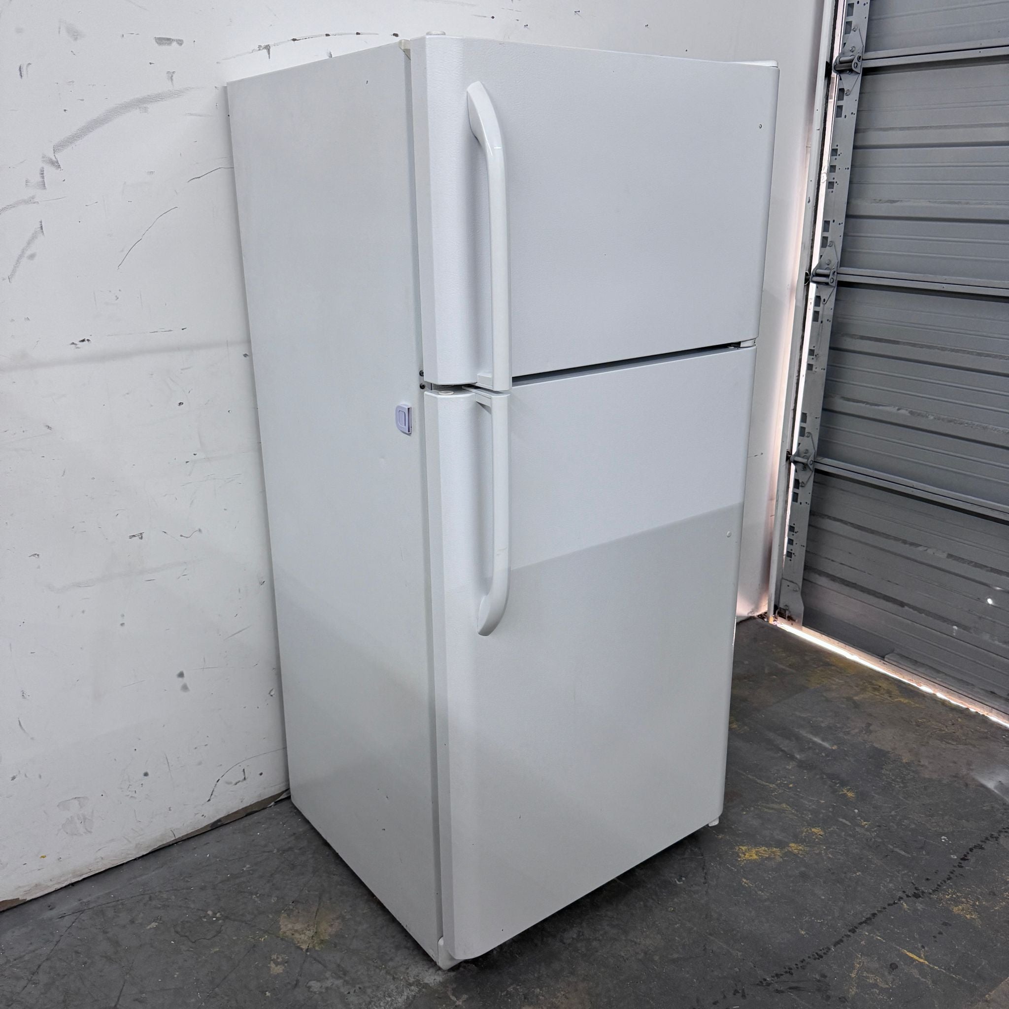 Frigidaire Top and Bottom Refrigerator Frigidaire Top and Bottom Refrigerator